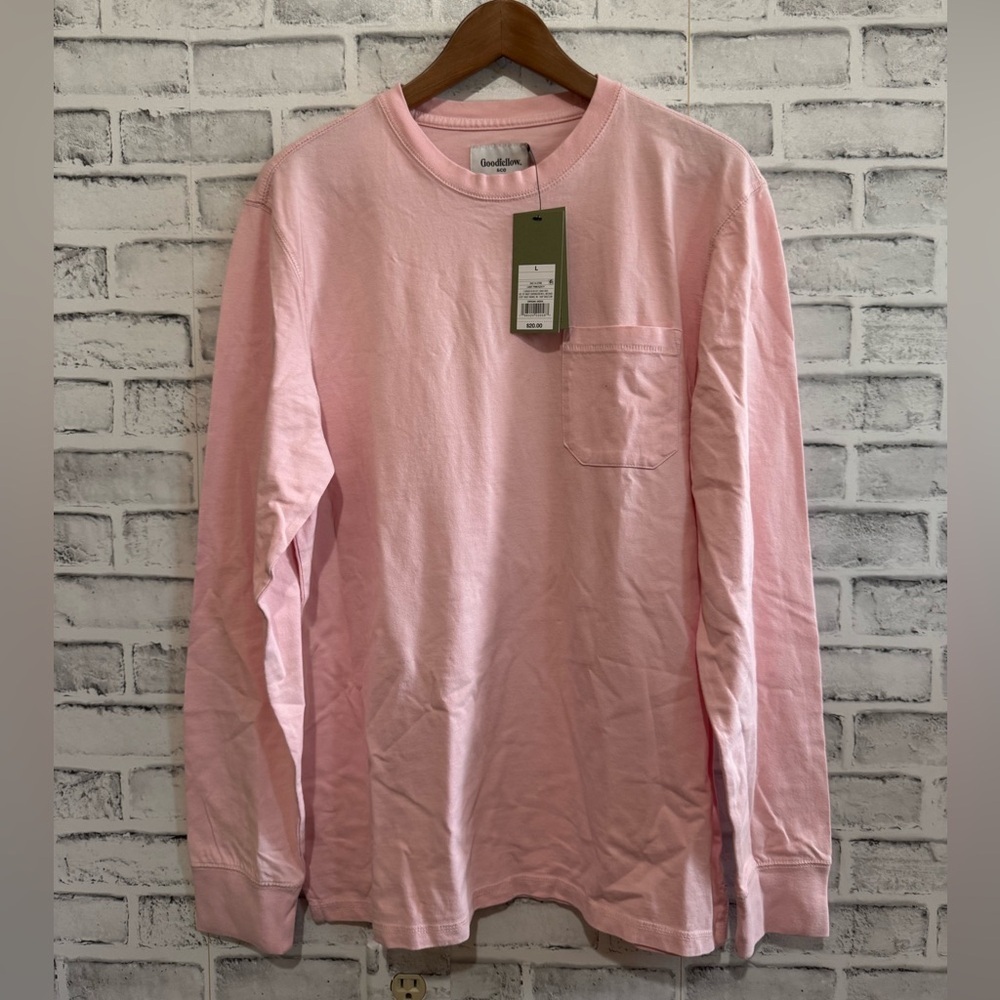 NWT! Men’s Goodfellow & Co. light pink colored long sleeve pocket shirt Large
